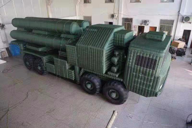 巴楚军用小型导弹车